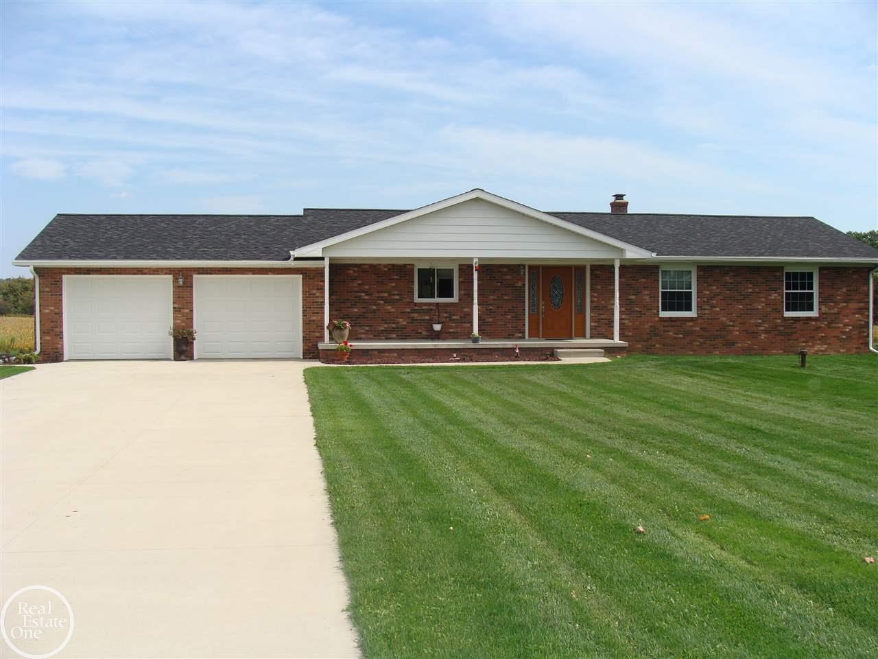 5084 Wixson Road Avoca, MI 48006 - Photo 1 of 51 31303761.JPG