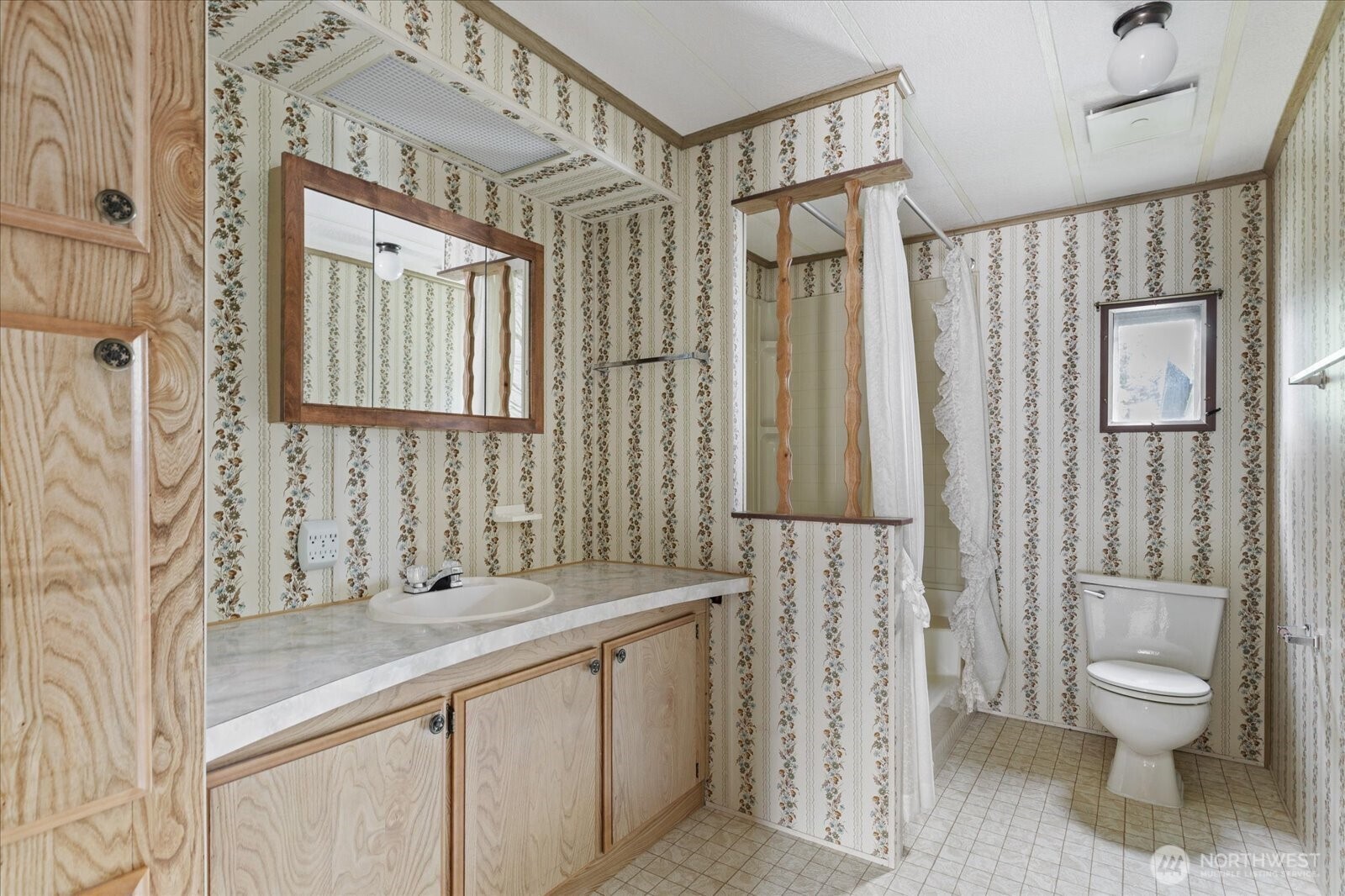 1361 North Goldie Road, Unit 16 Oak Harbor, WA 98277 - Photo 14 of 30