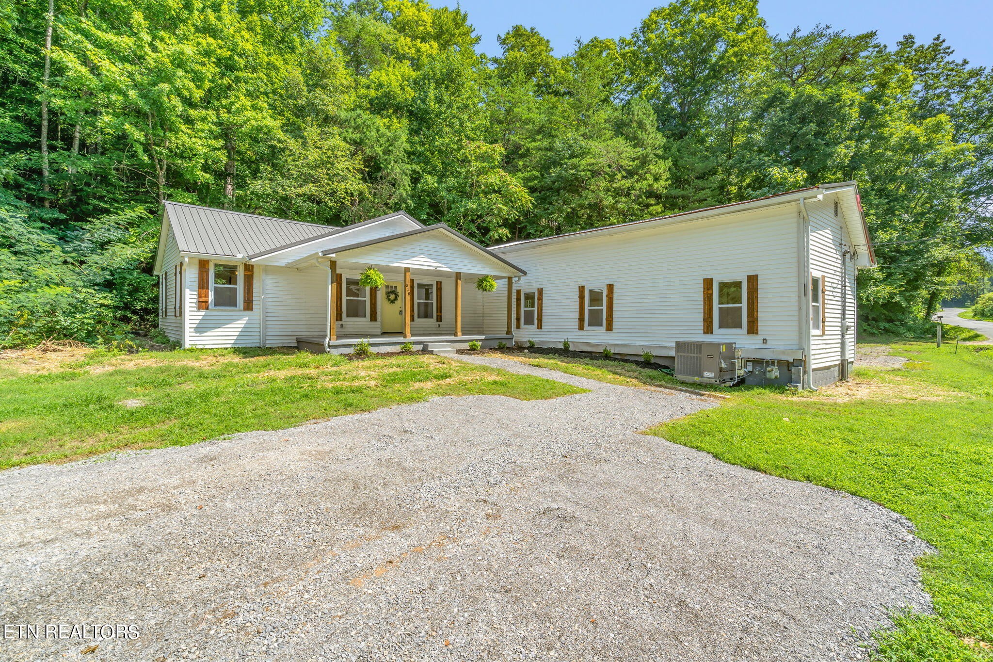 518 Old Tacora Hills Road Clinton, TN 37716 - Photo 2 of 38 Gallery Image 2