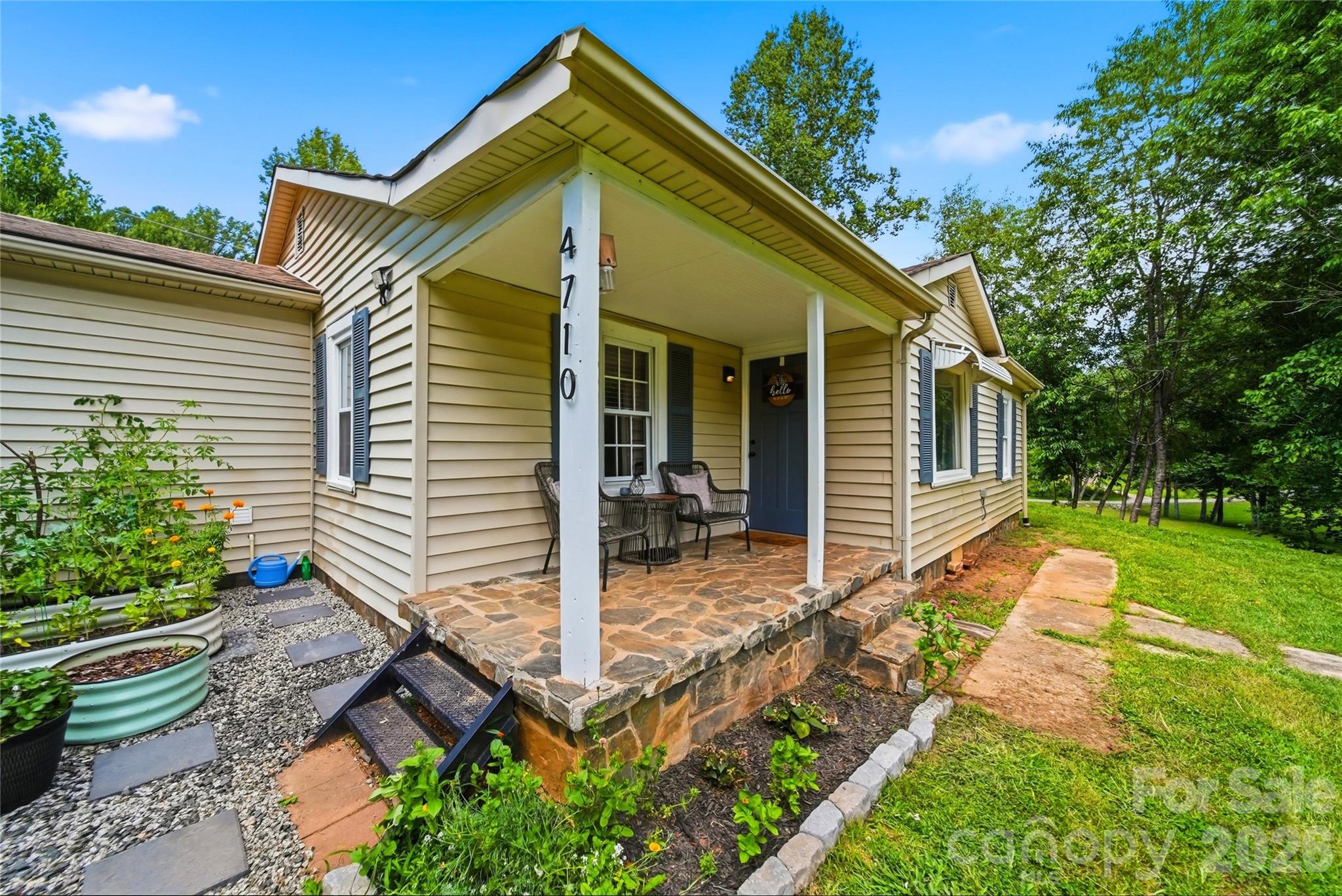 4710 Overland Road Lenoir, NC 28645 - Photo 4 of 37