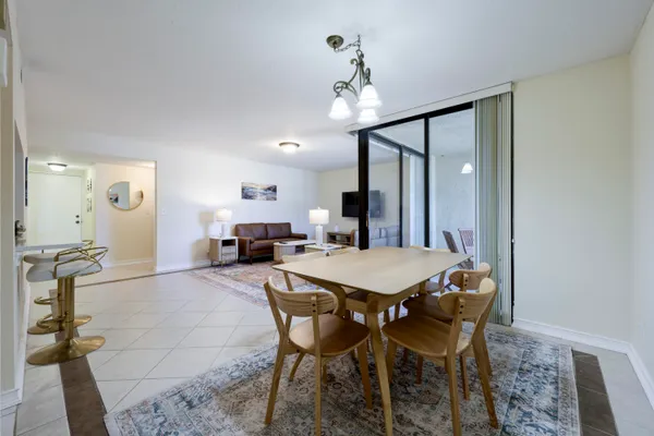 $2,500 | 825 Egret Circle, Unit 209, Delray Beach, FL 33444