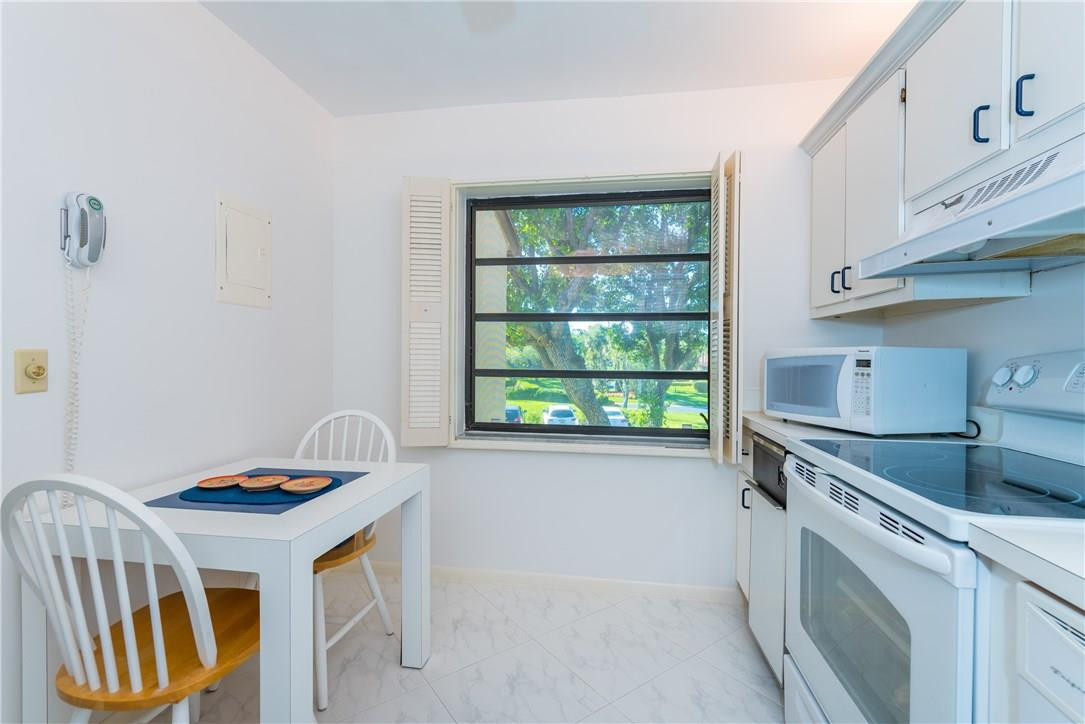 8315 Casa Del Lago, Unit 4F Boca Raton, FL 33433 - Photo 7 of 20 Photo 7