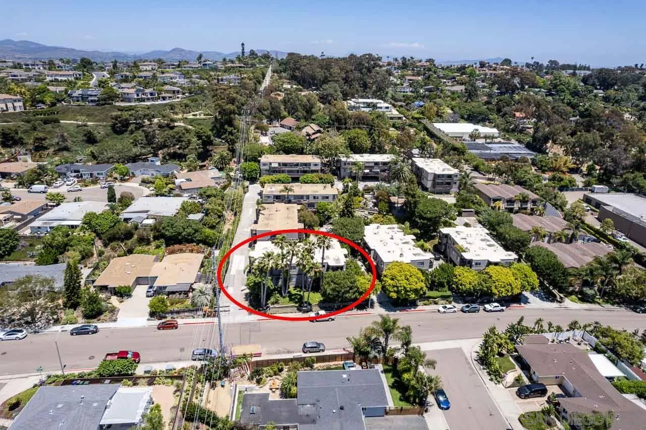 155 Rosebay Drive, Unit 28 Encinitas, CA 92024 - Photo 23 of 23 an aerial view of a city