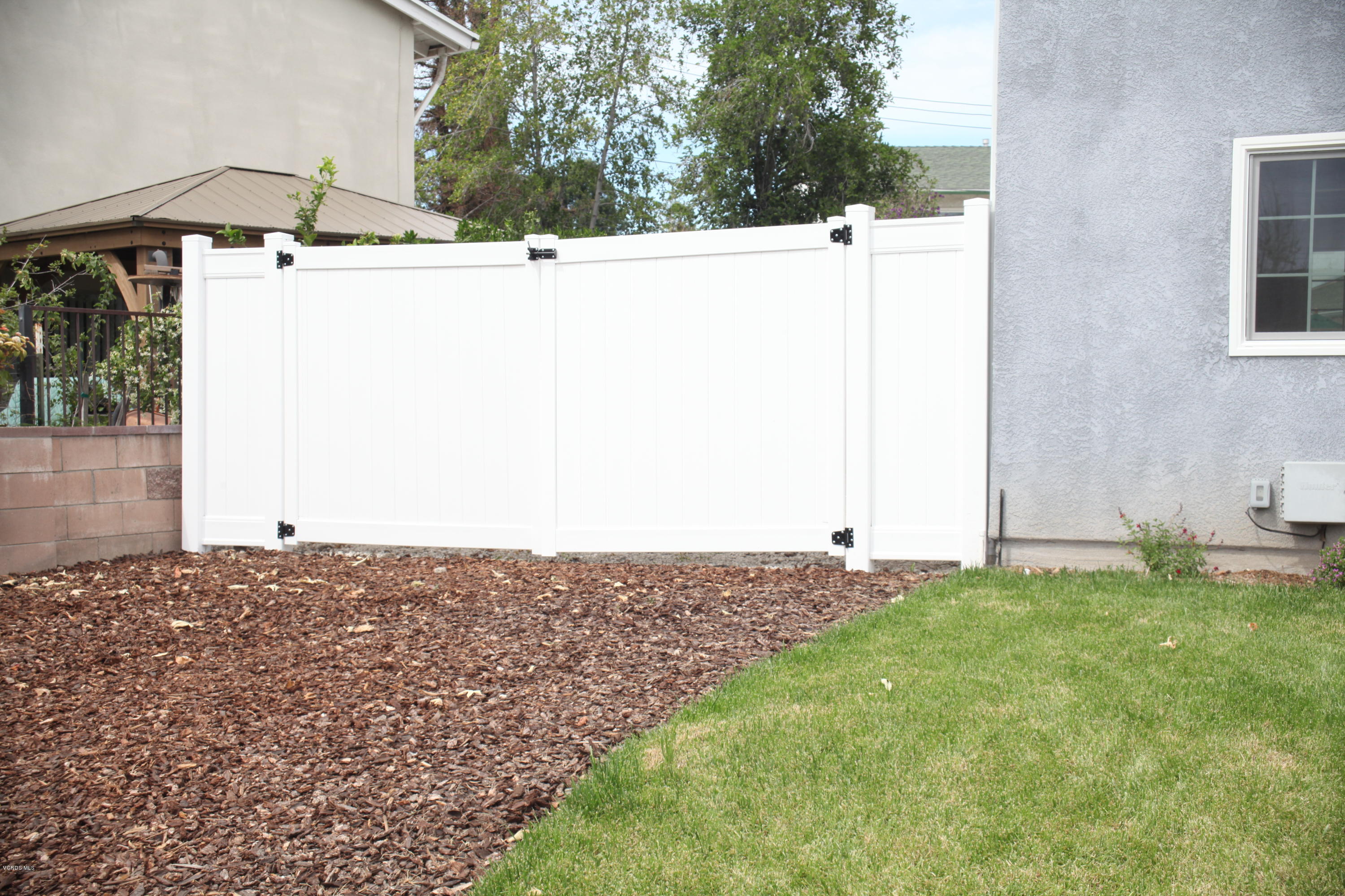 2061 Rhoda Street Simi Valley, CA 93065 - Photo 27 of 27 a view of a backyard