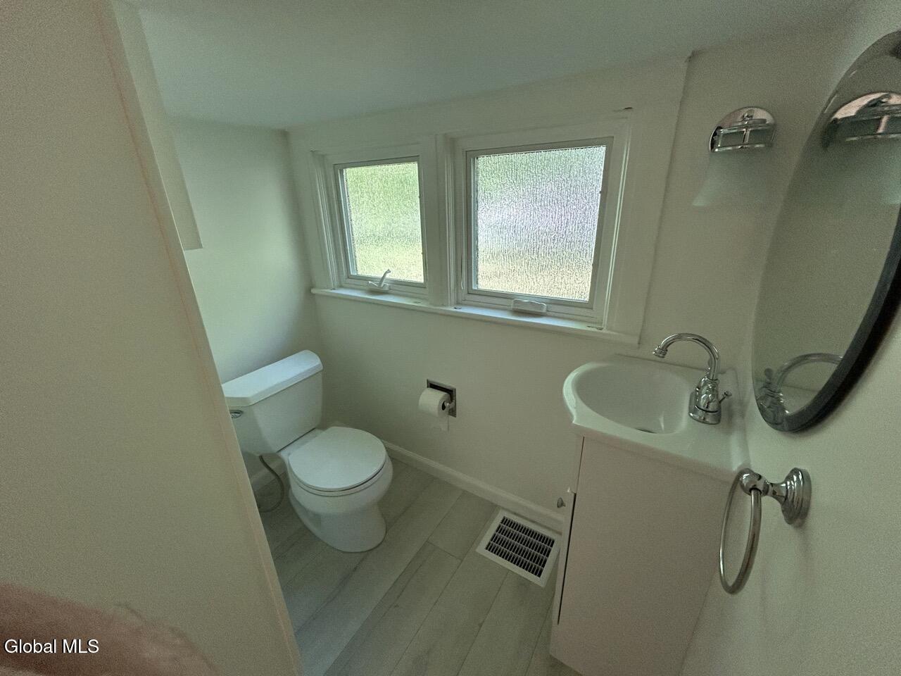 1592 New Scotland Road Bethlehem, NY 12159 - Photo 20 of 32 Bathroom2