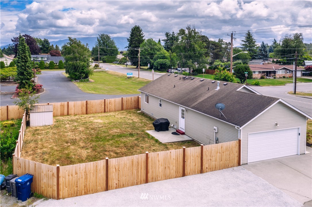 981 Peterson Road Burlington, WA 98233 - Photo 2 of 18