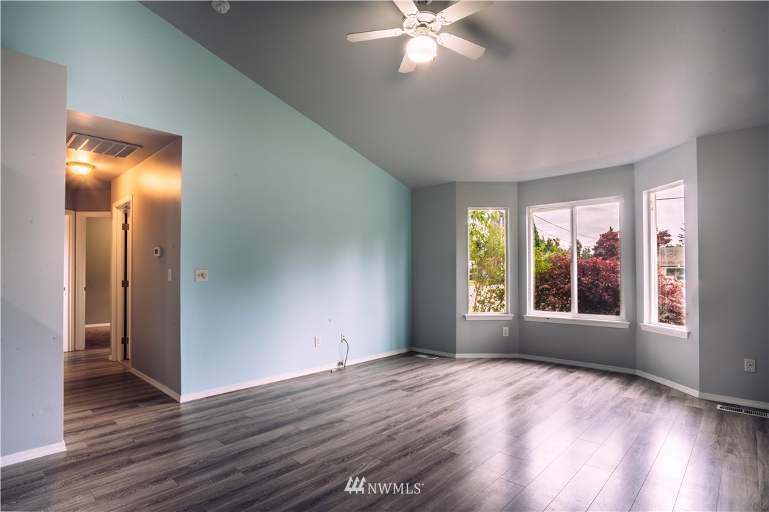 981 Peterson Road Burlington, WA 98233 - Photo 3 of 18