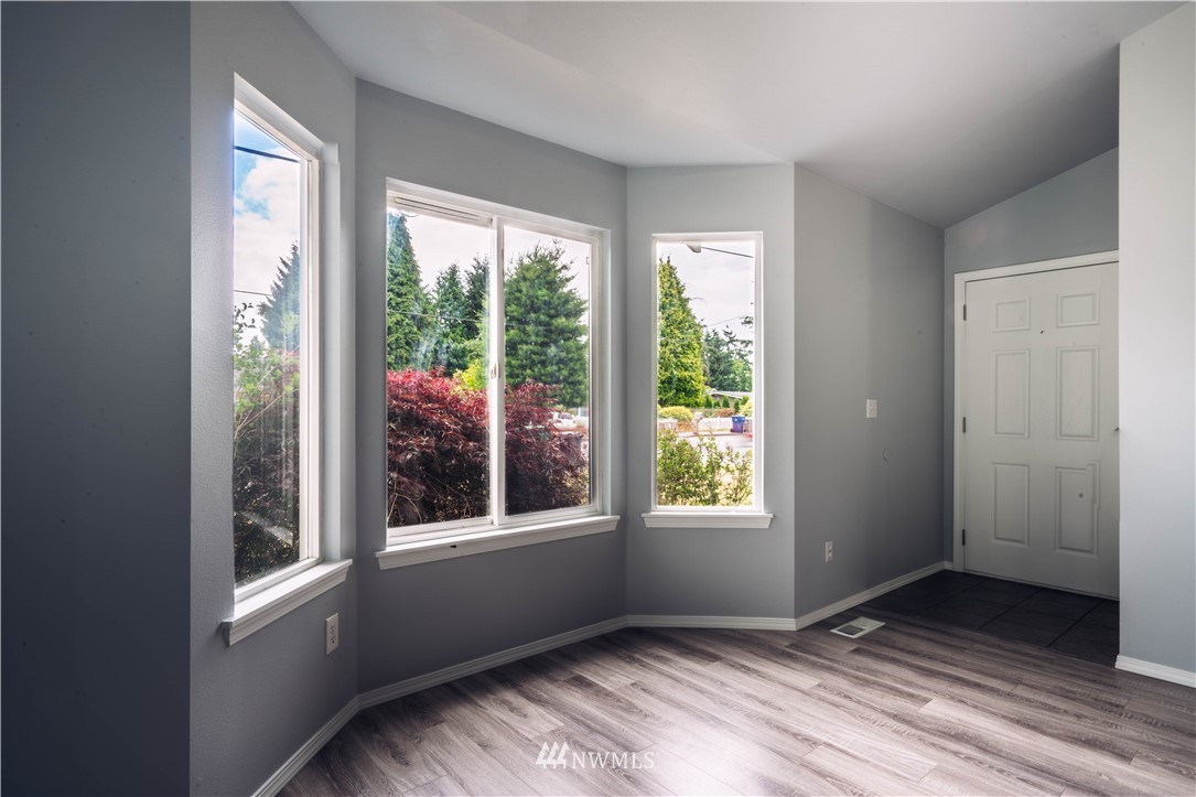 981 Peterson Road Burlington, WA 98233 - Photo 4 of 18