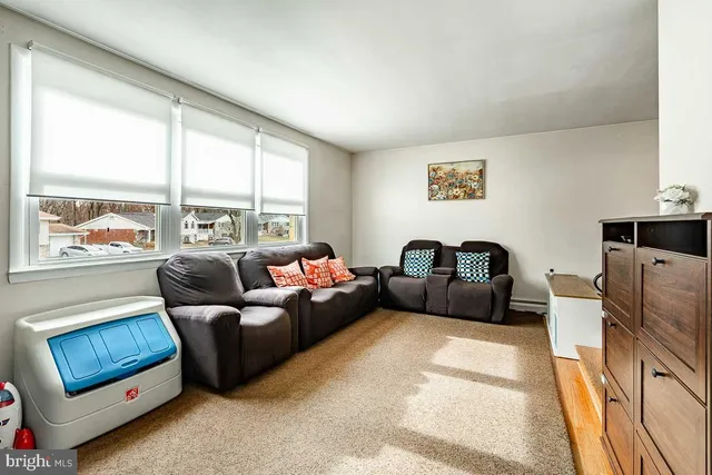 $375,000 | 50 Oakland Avenue, Lansdale, PA 19446