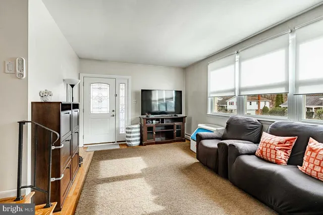 $375,000 | 50 Oakland Avenue, Lansdale, PA 19446