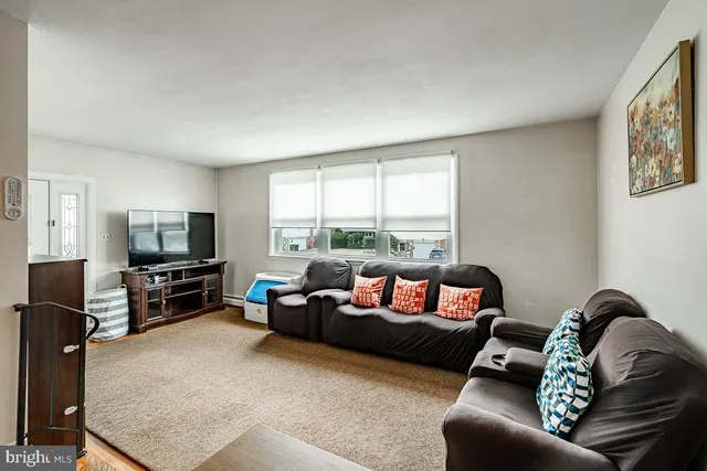 $375,000 | 50 Oakland Avenue, Lansdale, PA 19446