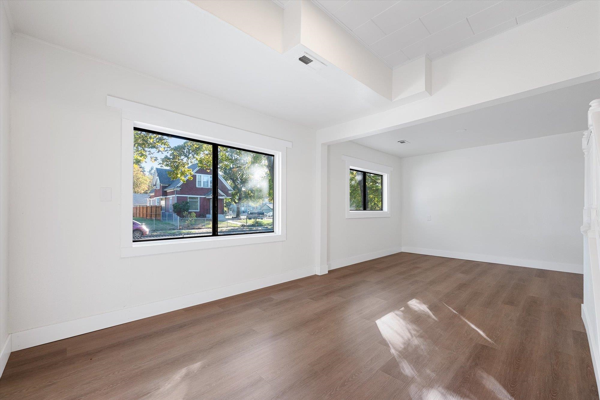 824 West Fairview Avenue Spokane, WA 99205 - Photo 2 of 29