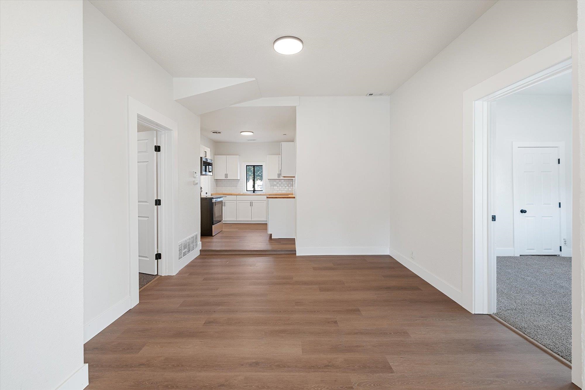 824 West Fairview Avenue Spokane, WA 99205 - Photo 6 of 29