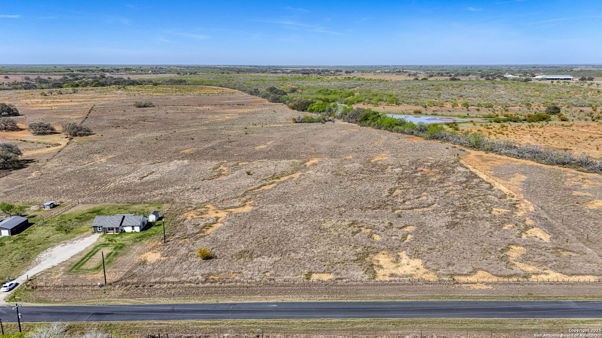 0 Ernst Road Pleasanton, TX 78064 - Photo 2 of 8 a view of an ocean and beach