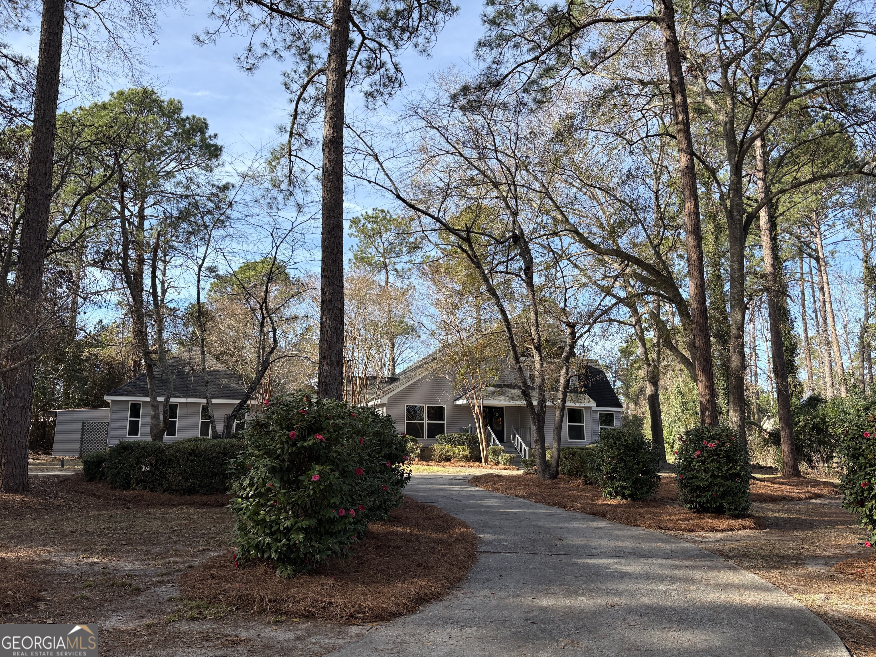 502 Payne Place Dublin, GA 31021 - Photo 2 of 61 a front view of house with yard and green space
