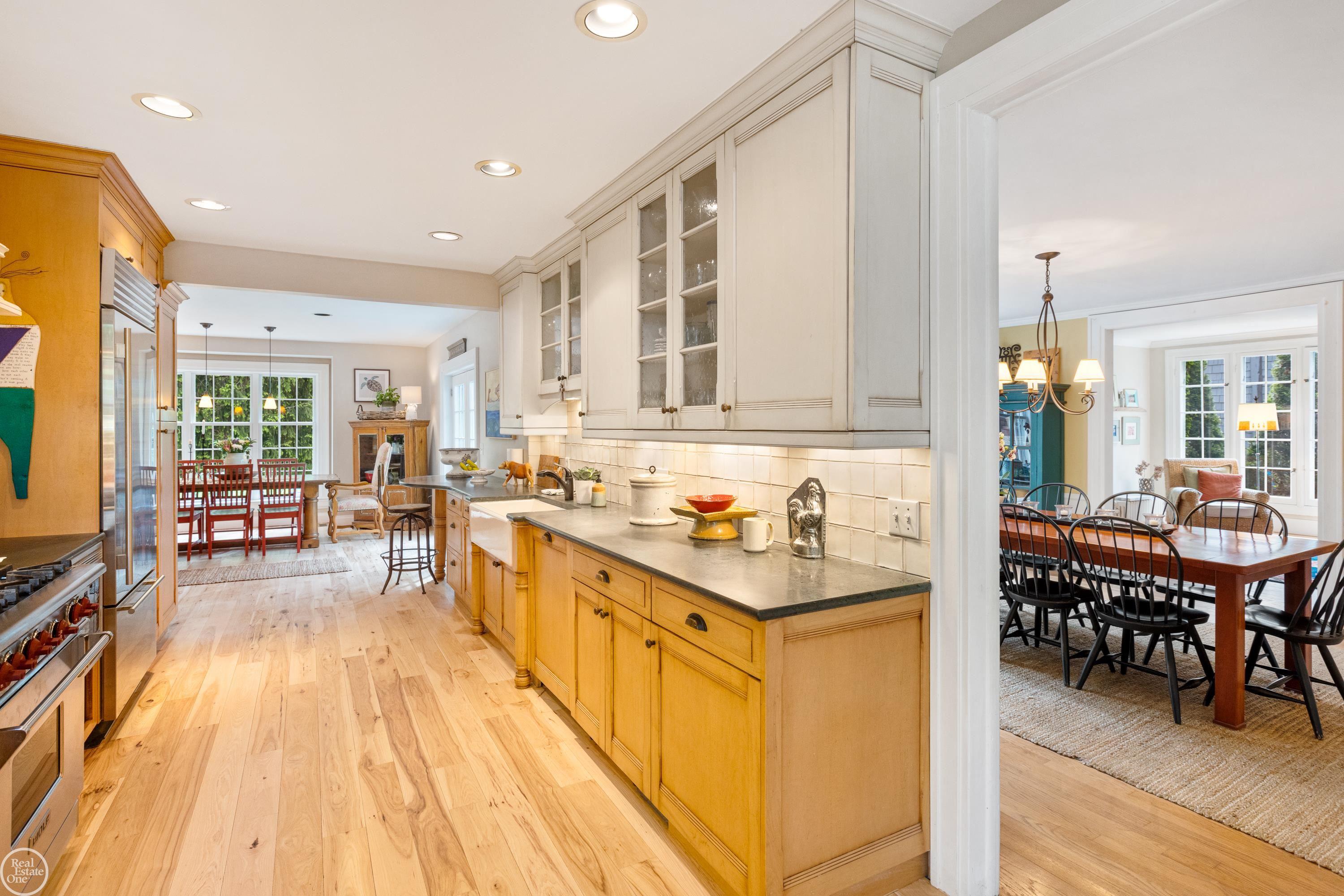 492 Rivard Boulevard Grosse Pointe, MI 48230 - Photo 20 of 81 50110851-19.JPG