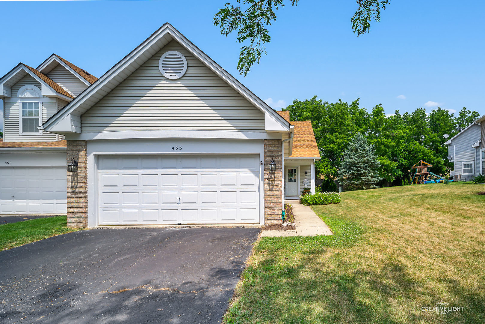 453 Prairieview Drive Oswego, IL 60543 - Photo 1 of 17