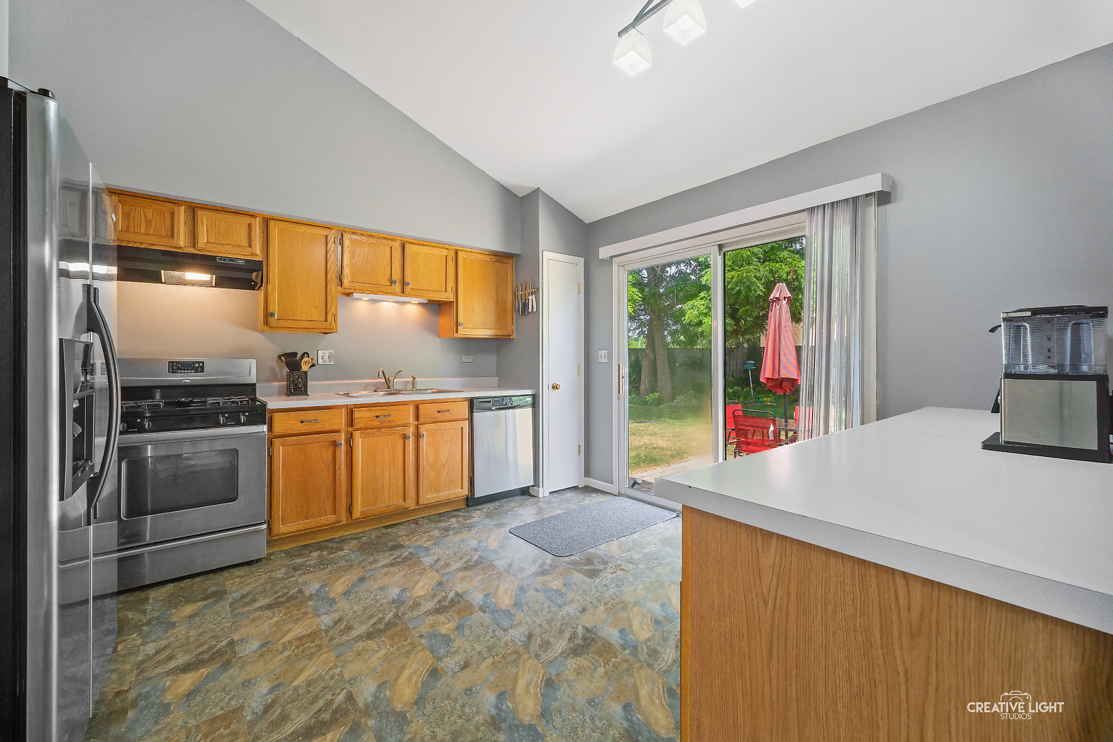 453 Prairieview Drive Oswego, IL 60543 - Photo 7 of 17