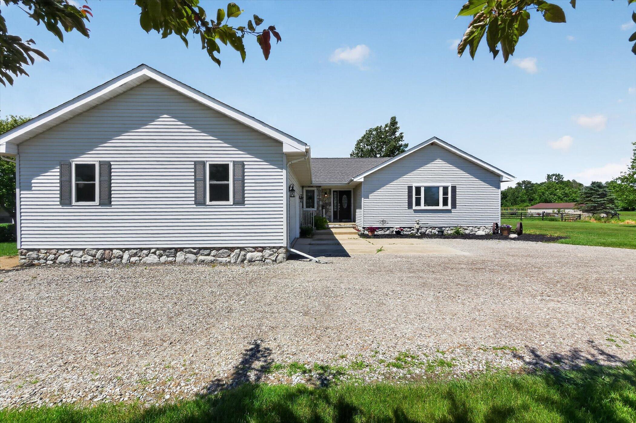22175 Pratt Road Armada, MI 48005 - Photo 7 of 83 05-22175-Pratt-Rd-WindowStill-Photograph