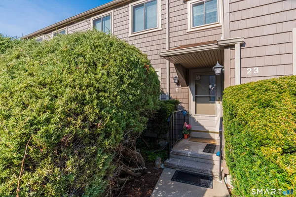 $279,900 | 23 Happy Hollow Circle, Unit C, Stratford, CT 06614