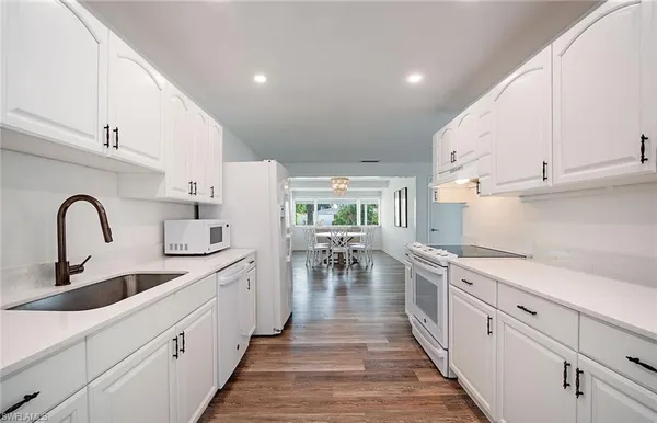 $6,000 | 1281 Diana Avenue, Naples, FL 34103