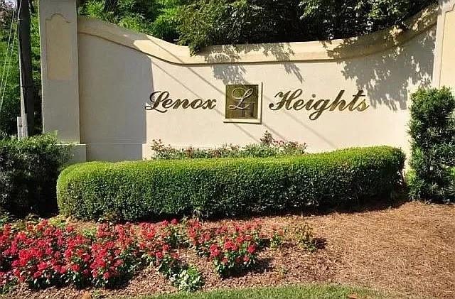 3202 Pine Heights Dr Northeast  