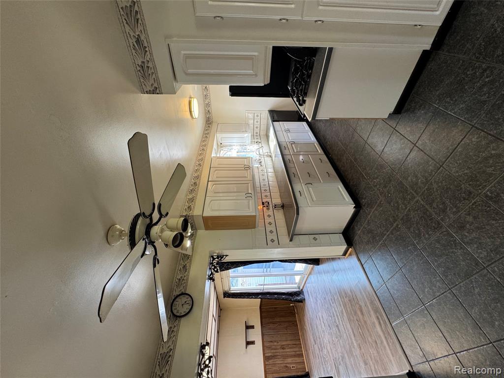 31263 Hayes Road Warren, MI 48088 - Photo 14 of 31 Gallery Image 14
