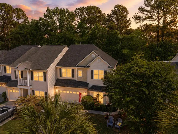 $669,000 | 2451 Draymohr Court, Mount Pleasant, SC 29466