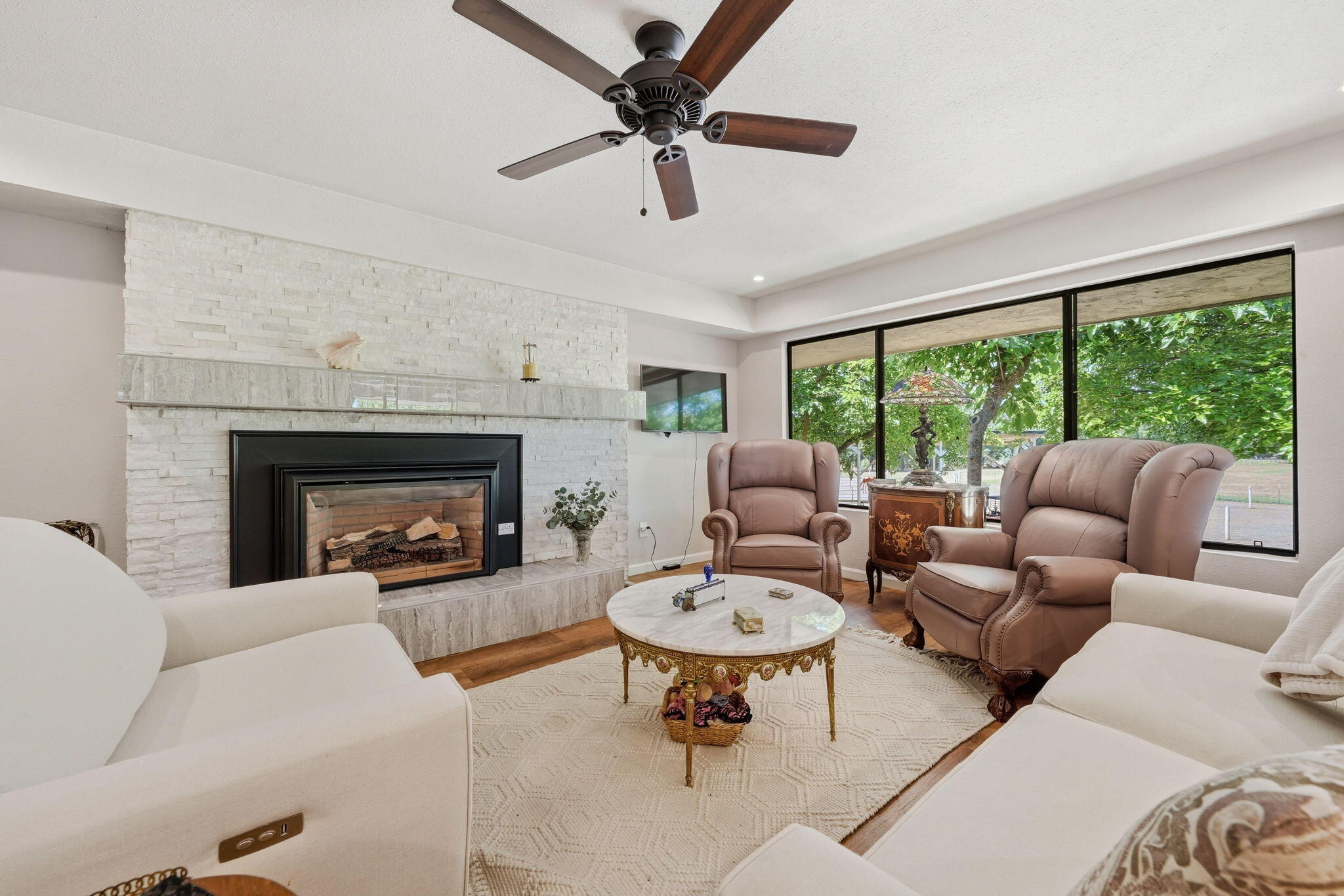 5521 Churn Creek Road Redding, CA 96002 - Photo 7 of 44 Living Room