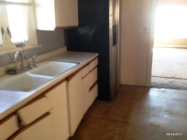 70 Mott Street Fall River, MA 02721 - Photo 3 of 7