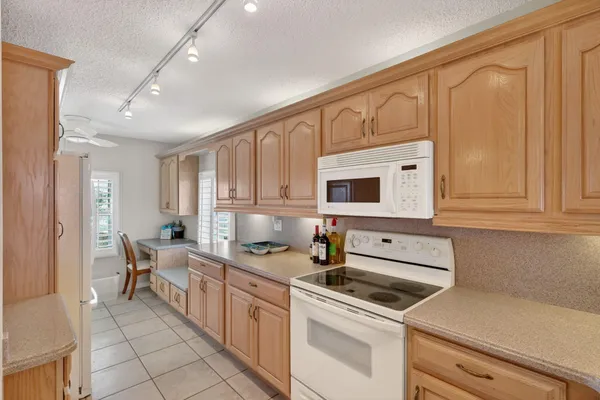 $6,000 | 10980 South Ocean Drive, Unit 311, Jensen Beach, FL 34957