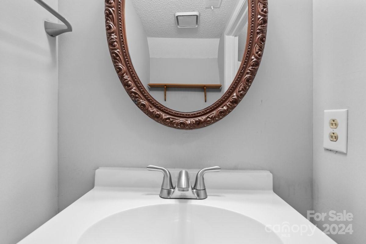 8268 Knights Bridge Road Charlotte, NC 28210 - Photo 13 of 24 Gallery Image 13