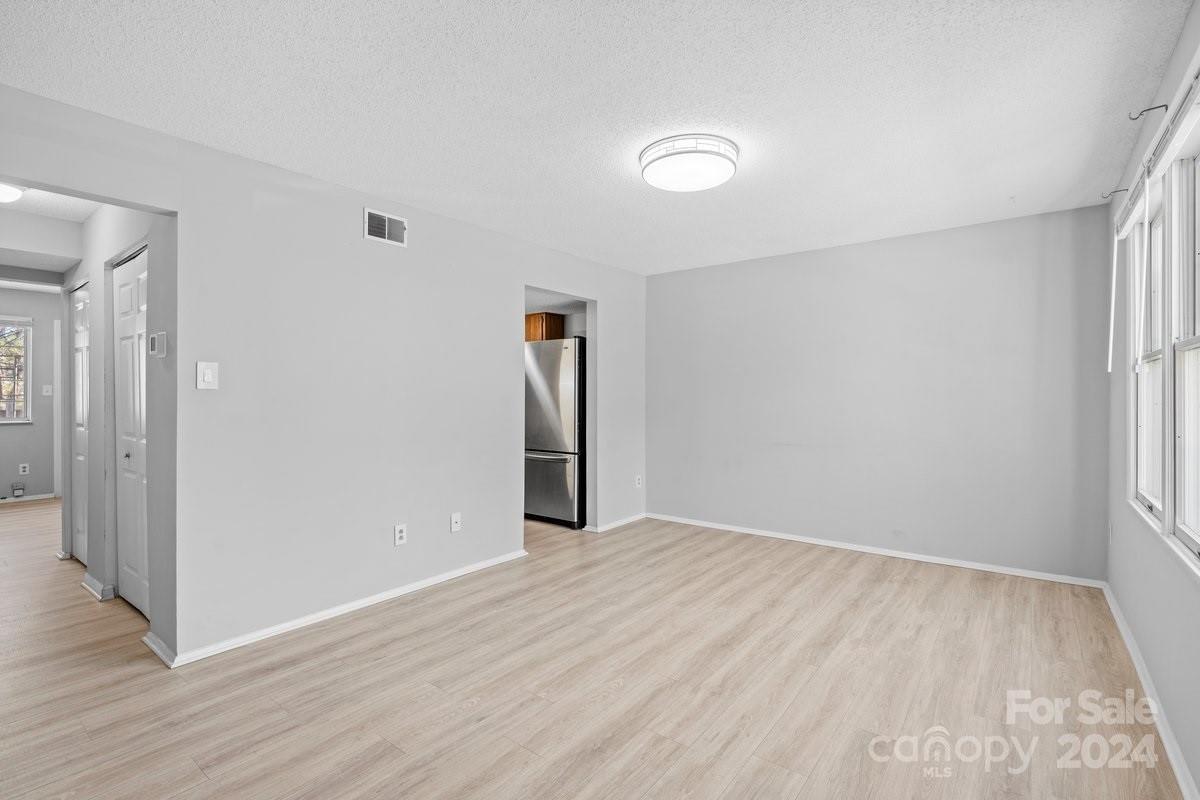 8268 Knights Bridge Road Charlotte, NC 28210 - Photo 5 of 24 Gallery Image 5