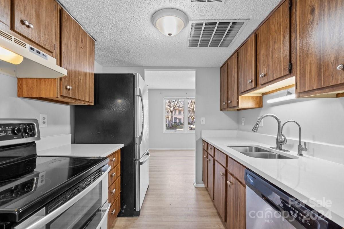 8268 Knights Bridge Road Charlotte, NC 28210 - Photo 7 of 24 Gallery Image 7