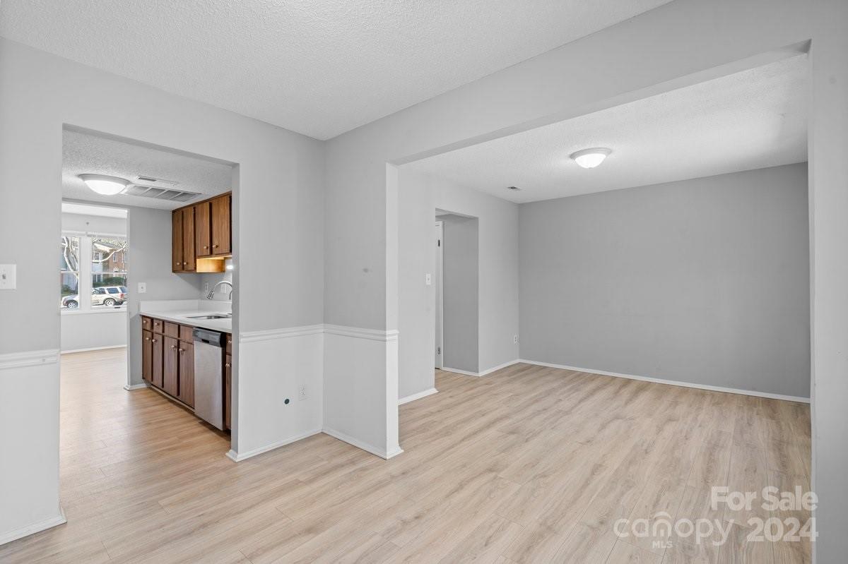 8268 Knights Bridge Road Charlotte, NC 28210 - Photo 9 of 24 Gallery Image 9