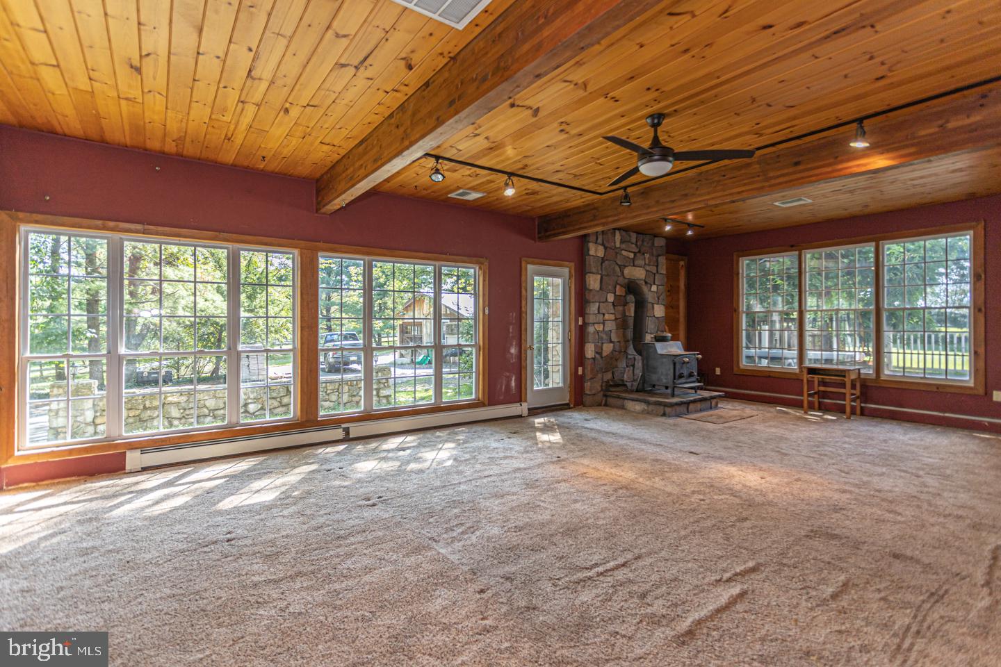 1065 Eagle Road Newtown, PA 18940 - Photo 5 of 41