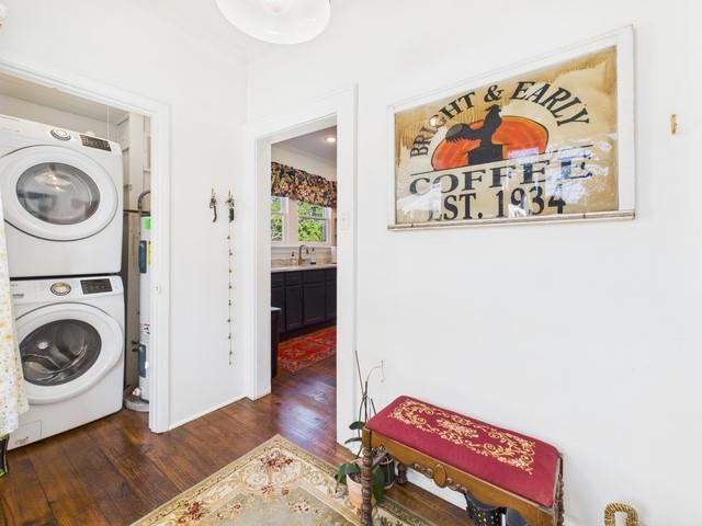 226 South Pinkerton Street Athens, TX 75751 - Photo 12 of 35 a view of a room with baby toys and workspace