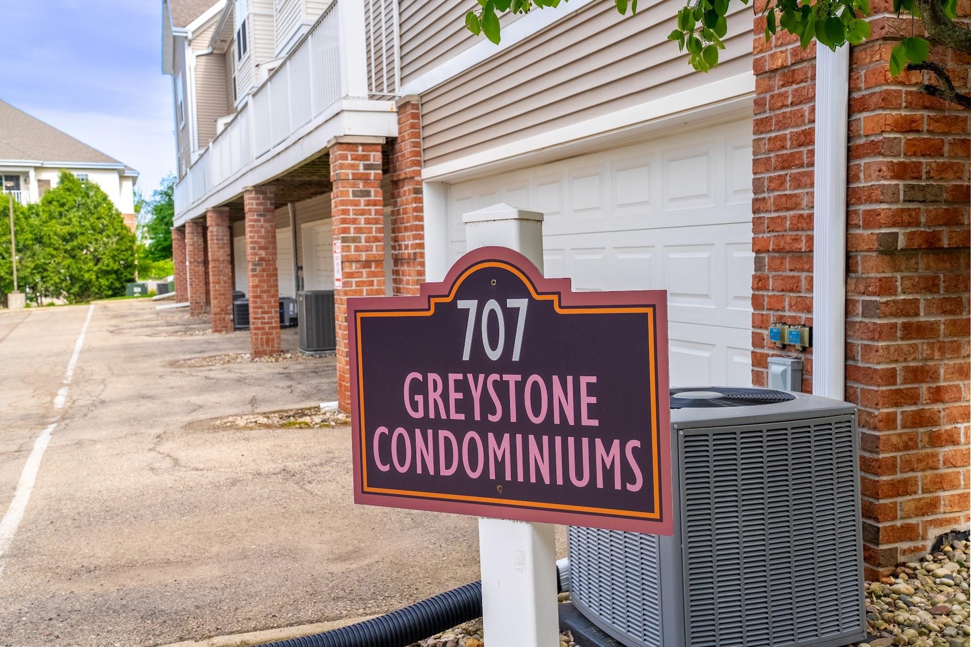 707 Cricket Lane, Unit 5 Middleton, WI 53562 - Photo 2 of 19