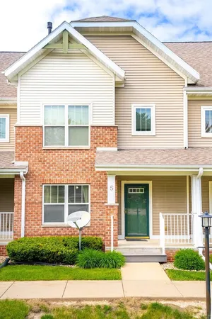 $335,000 | 707 Cricket Lane, Unit 5, Middleton, WI 53562