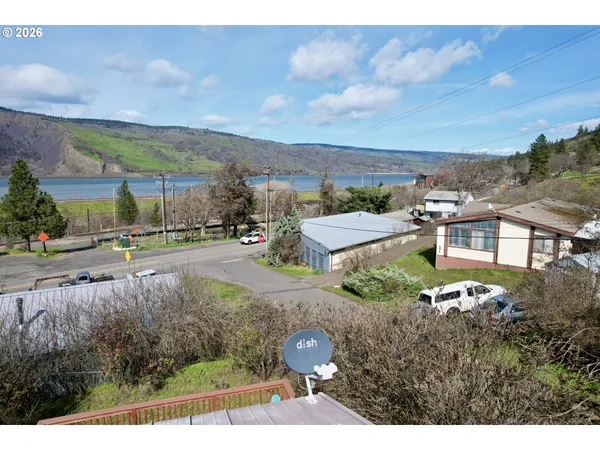 $365,000 | 102 Idaho Street, Mosier, OR 97040