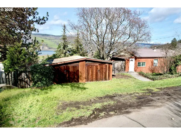 $365,000 | 102 Idaho Street, Mosier, OR 97040