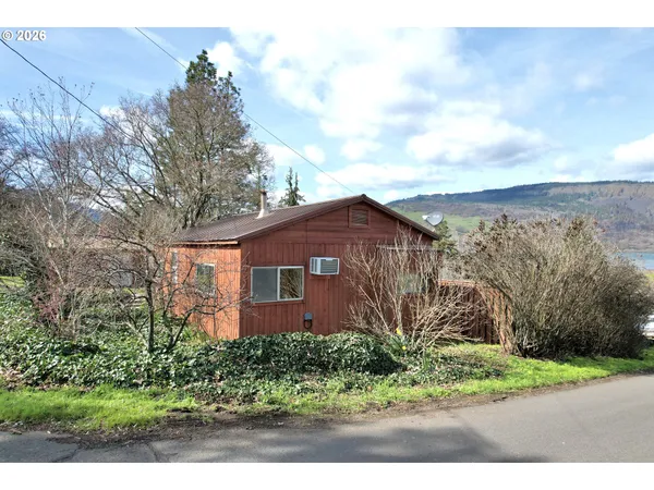 $365,000 | 102 Idaho Street, Mosier, OR 97040