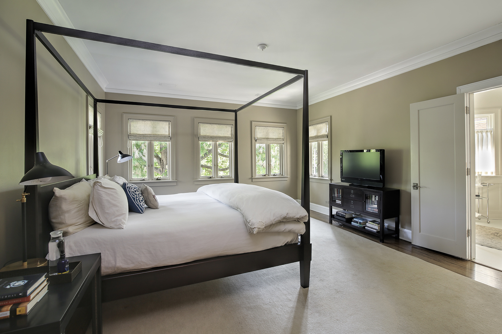 2734 Sheridan Road Evanston, IL 60201 - Photo 10 of 21