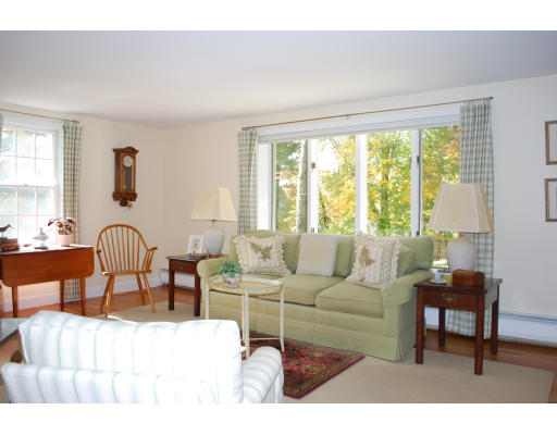 11 Nottingham Road Lynnfield, MA 01940 - Photo 4 of 18 Gallery Image 4