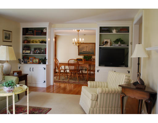 11 Nottingham Road Lynnfield, MA 01940 - Photo 5 of 18 Gallery Image 5