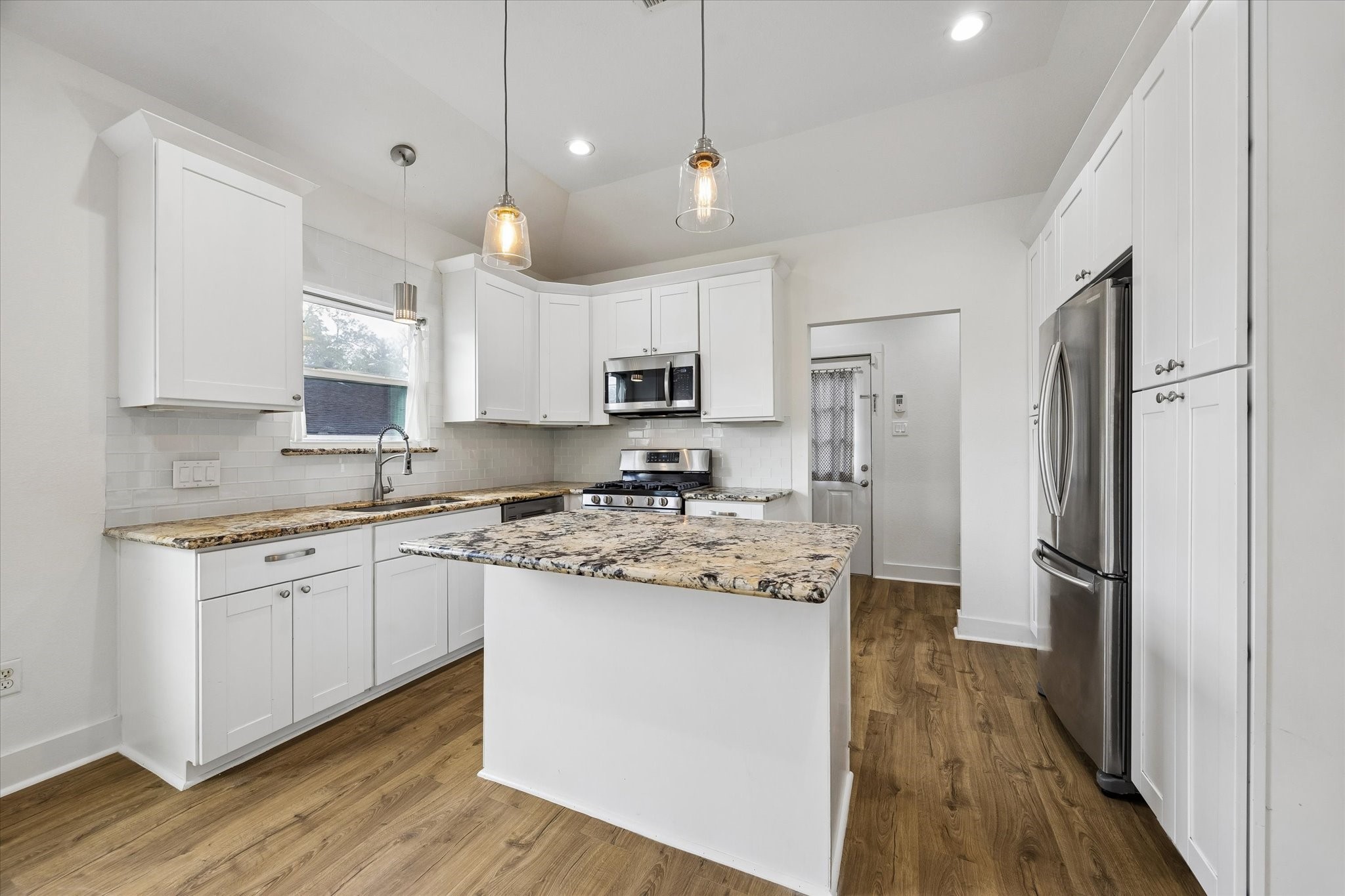 5105 Chapman Street Houston, TX 77009 - Photo 11 of 49 Ample counter space an storage!