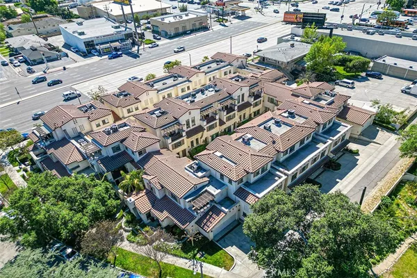 $999,980 | 879 Michigan Boulevard, Unit O, Pasadena, CA 91107