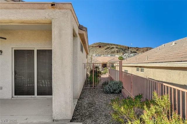 $455,000 | 2070 King Mesa Drive, Henderson, NV 89012