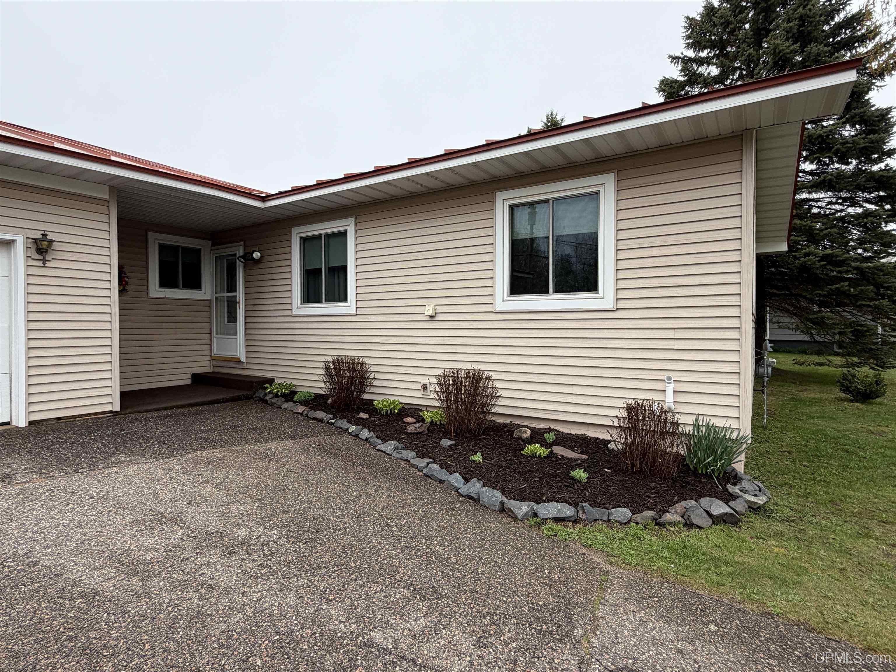 1155 9th Street Ishpeming, MI 49849 - Photo 7 of 41
