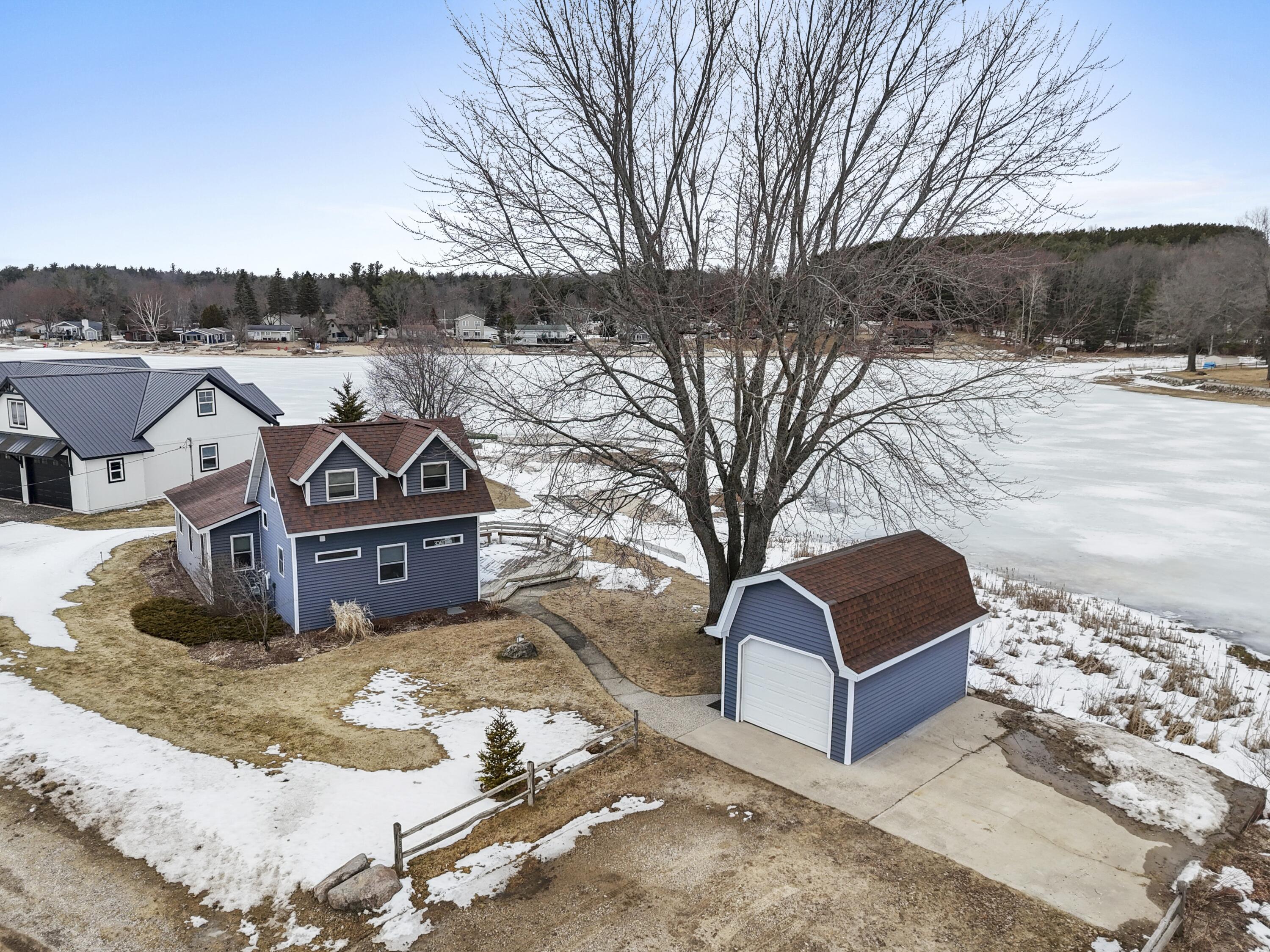 9351 East 50 Road Cadillac, MI 49601 - Photo 1 of 43 1